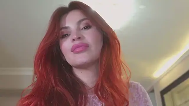 AbrilColls  online show from April 4, 2:32 am