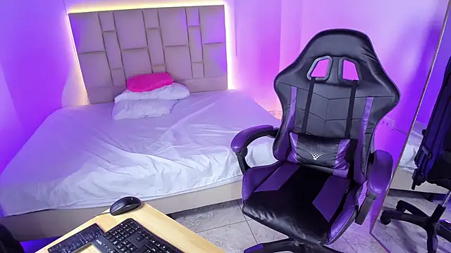 FoxyStarr online show from October 9, 5:17 pm