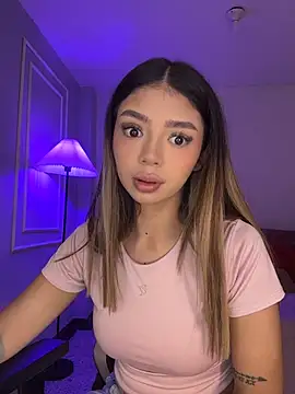 HoneyMollyX online show from April 7, 1:02 pm