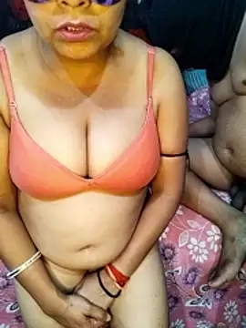 modhu82 online show from November 10, 6:47 pm