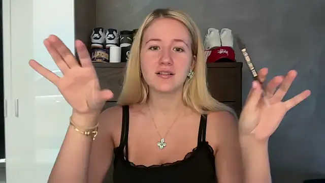 itssosierra online show from April 22, 2:30 am