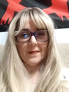 Amelialove42 online show from November 22, 7:05 pm