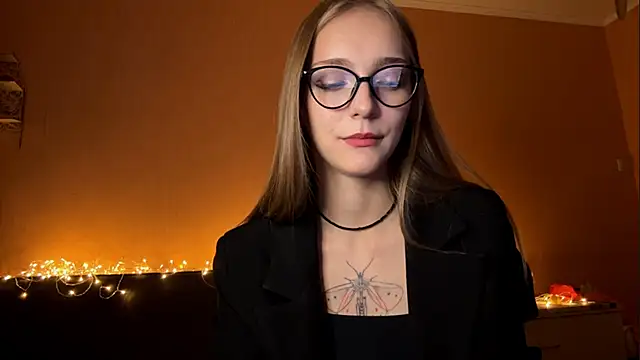 EvaPeace online show from October 9, 5:06 pm