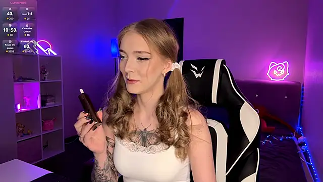 EvaPeace online show from March 28, 1:32 pm