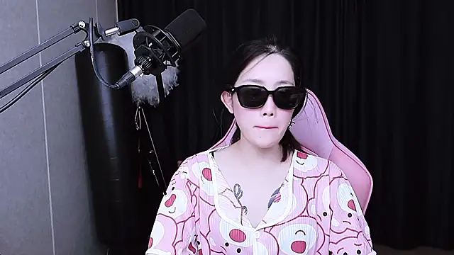 MISA 02 online show from November 22, 4:09 pm