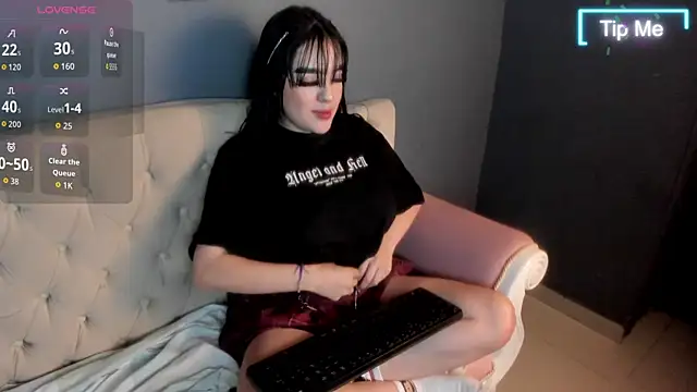 bubble  angel   online show from October 18, 11:57 am