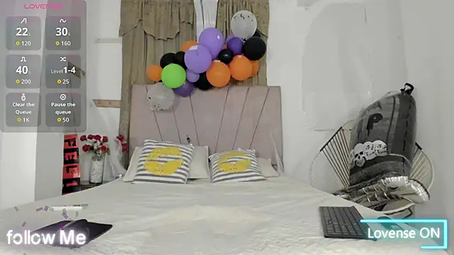 Nina keller  online show from October 24, 10:39 pm