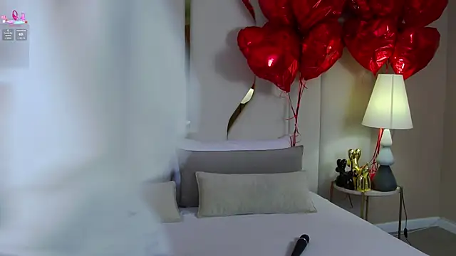 JulliRoss online show from February 24, 5:06 am