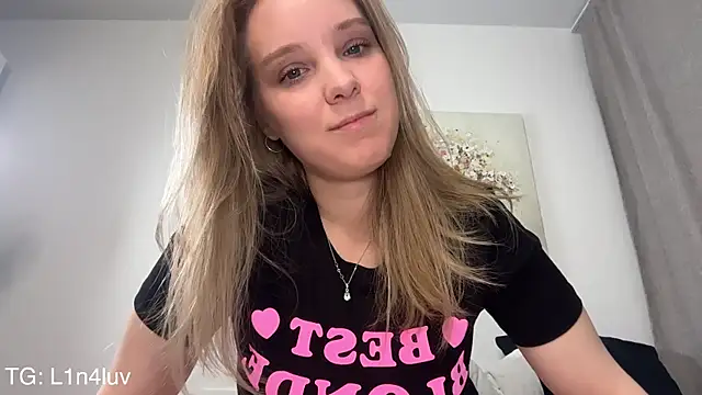 AIicaparkerc online show from March 14, 5:14 pm