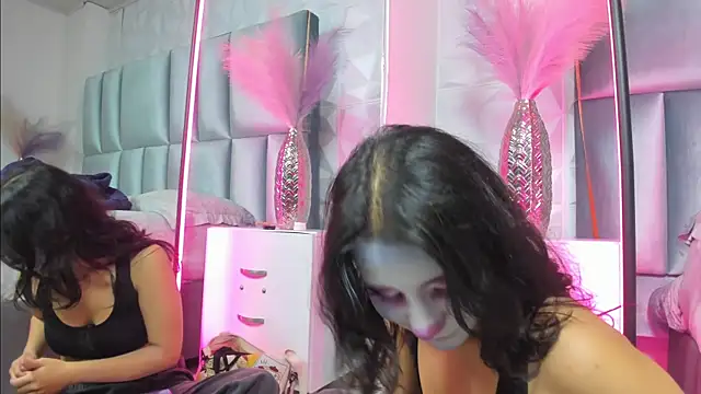 HollyPeach online show from April 10, 7:42 pm