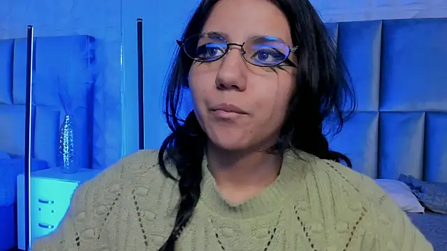 HollyPeach online show from May 28, 1:58 am