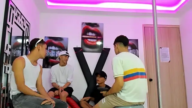 EMPIRE BOYS1 online show from October 20, 7:28 pm