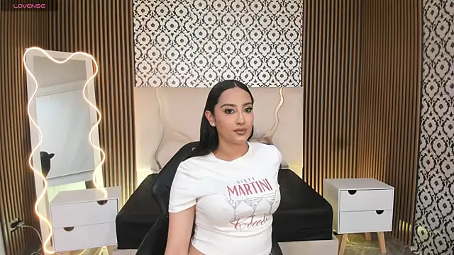 BEELLA TAY1 online show from November 10, 9:32 pm