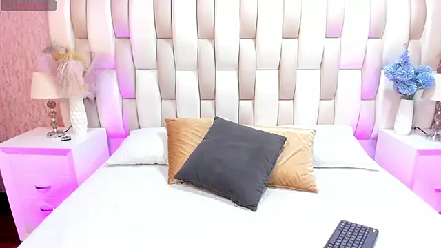 Isabella  gonzalez  online show from October 21, 3:43 am