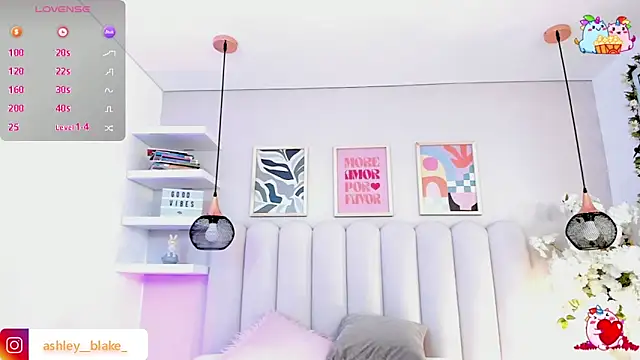 Isabella  gonzalez  online show from December 23, 3:32 am