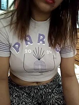 Tanha18 online show from April 4, 1:21 pm