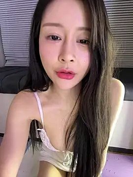 yiyi 3523 online show from July 15, 2:33 pm