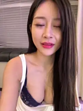 yiyi 3523 online show from July 6, 3:03 pm