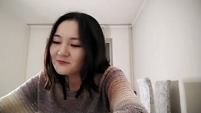 Lyndasilk online show from November 13, 3:33 pm