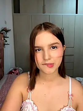 MIACUTEE  online show from November 29, 10:14 pm