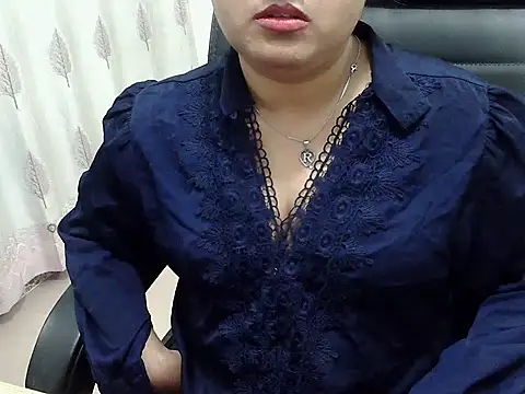 SexyRani2000 online show from February 6, 8:45 pm