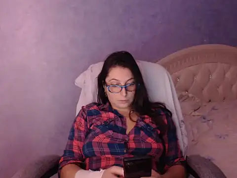 LuckyLisa23 online show from November 21, 7:16 pm