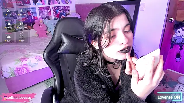 selina lovers  online show from May 15, 3:32 am