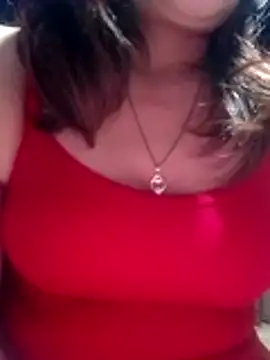 YiyinLy online show from March 3, 9:10 pm