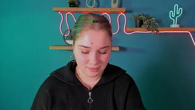 tereza moon online show from October 18, 9:45 am