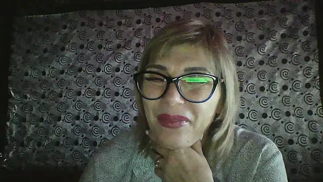 Lia Ray online show from November 8, 10:15 pm