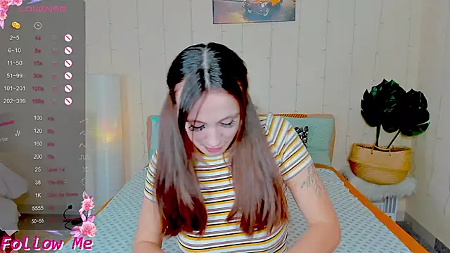 honeybuns lizzy online show from October 17, 2:59 am