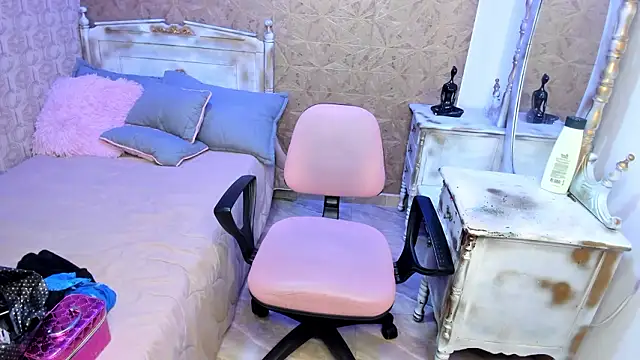 Sara clk online show from February 11, 8:10 pm