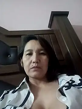 Bigtitsass81 online show from October 18, 7:59 pm