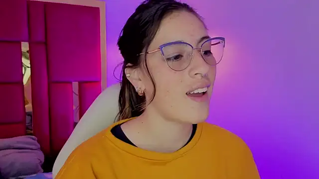 moon winy online show from April 18, 11:56 am