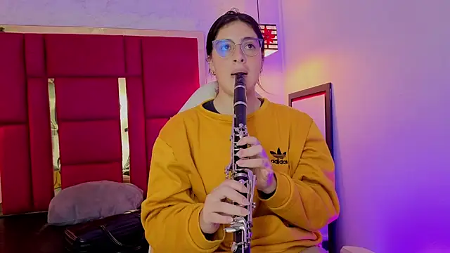 moon winy online show from April 23, 12:29 pm