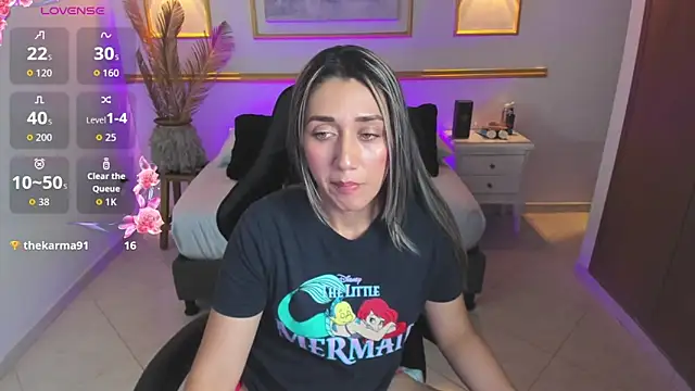 karlyy  online show from December 19, 7:28 pm