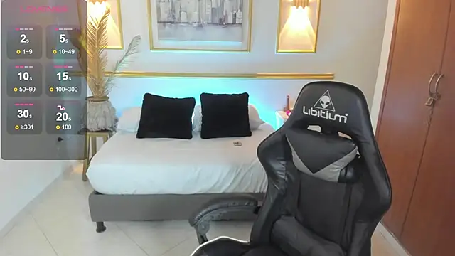 karlyy  online show from December 16, 7:09 pm