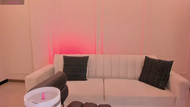 AnnieMonroe1 online show from January 12, 8:03 pm