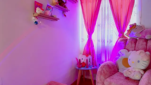 Lunaira Deep online show from December 18, 4:23 pm