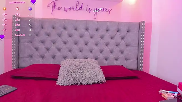 Sophiia 77 online show from March 7, 9:33 pm