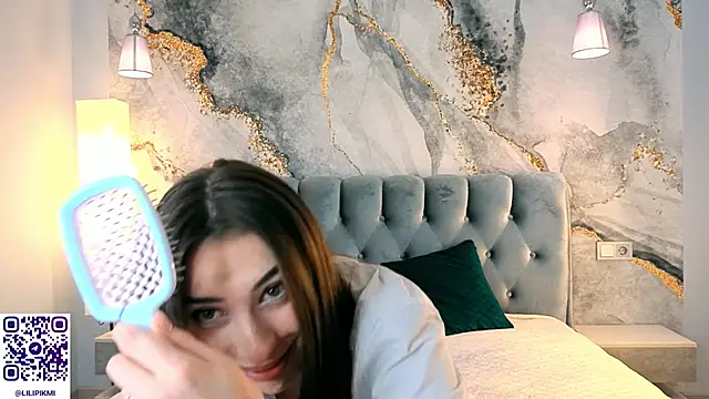 Chloewilldd online show from November 4, 2:16 am