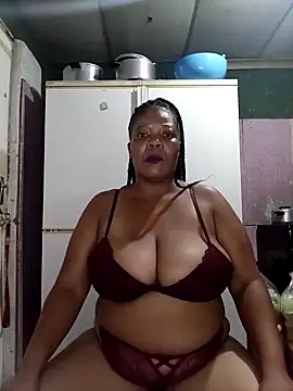 boobsqueenxo online show from November 26, 6:20 pm