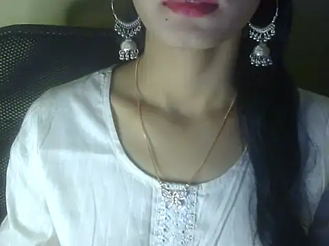 Shezi N online show from February 5, 1:58 pm