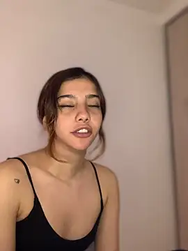 MiaaCute- online show from April 23, 10:01 pm