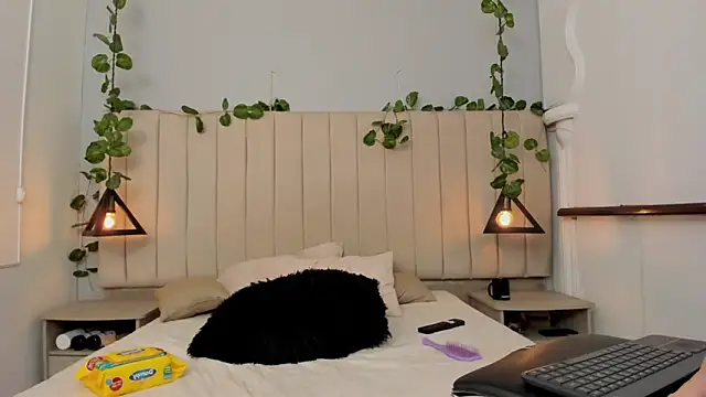 Amelia Brixton online show from November 30, 4:27 am