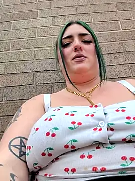 ImKatMeow online show from April 8, 7:05 pm