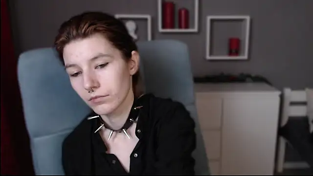 guitarandangell online show from December 19, 8:28 am