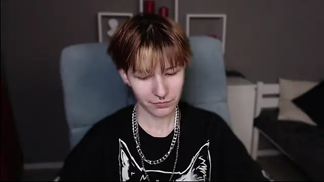 guitarandangell online show from March 4, 1:50 pm