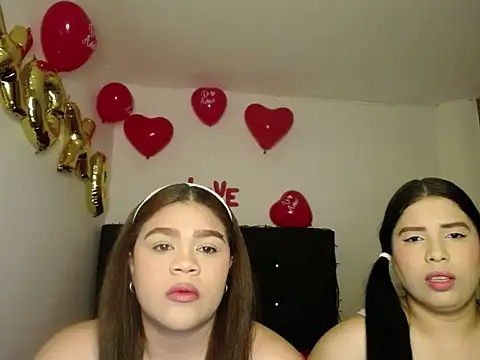 2moons full of love online show from February 14, 5:20 am