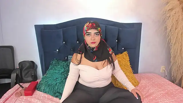 Inaya Khalifa online show from December 2, 12:23 am